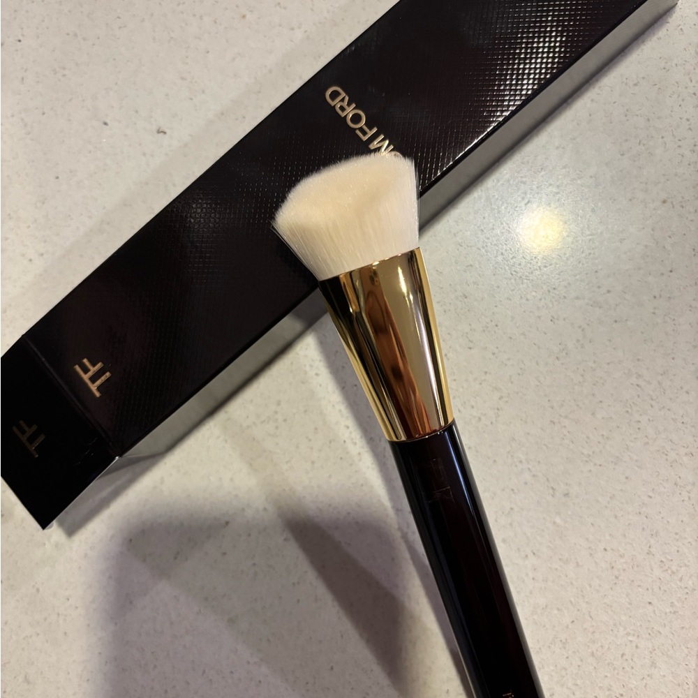 Tom Ford Black and Gold Makeup Brushes & Tools